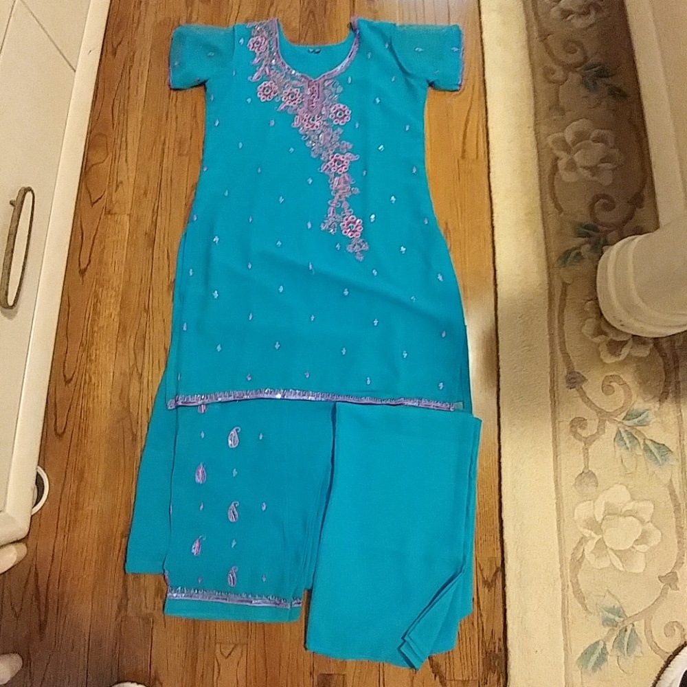 Salwar Kamiz with dupatta